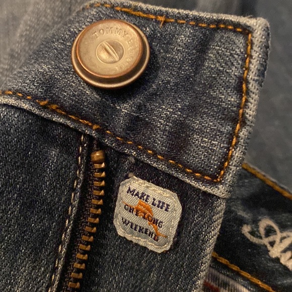 Tommy Bahama men’s denim jeans. - Picture 6 of 7